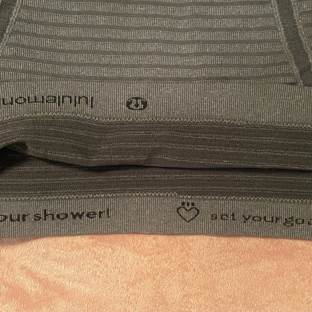 Lululemon Tank - Picture 2 of 6